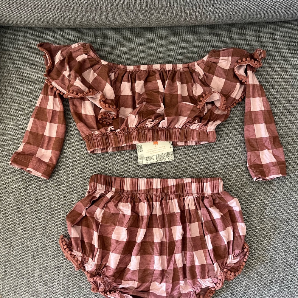 Kate Quinn sun outfit